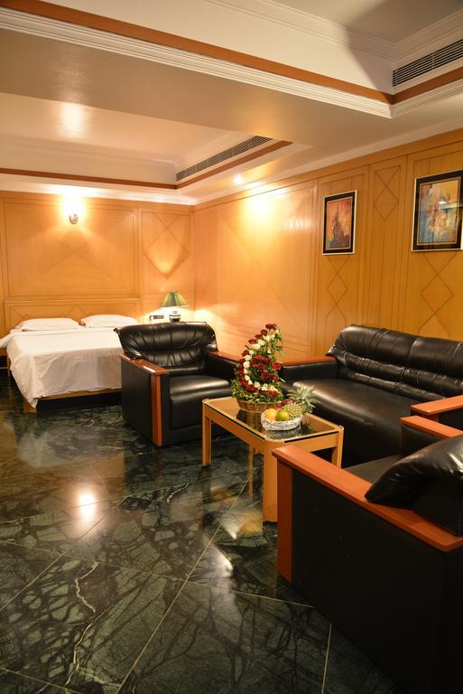 Hotel Kala Sagar Poona Kamer foto